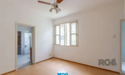 Apartamento de dois quartos e dois banheiros no bairro rio branco em porto alegr