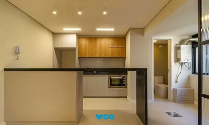 Apartamento a venda no bairro Auxliadora dois dormitórios, totalmente reformado.