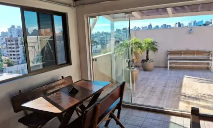 APARTAMENTO COBERTURA COM 02 DORMITÓRIOS, LIVING 02 AMBIENTES COM GARAGEM E BAIX