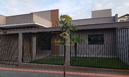 Casa à venda com 3 quartos sendo um deles suíte no jardim Guararapes zona leste de Londrina Paraná