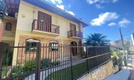 Casa com 4 quartos à venda na Vila Nova, Blumenau , 285 m2 por R$ 1.300.000