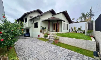Casa com 4 quartos à venda na escola agrícola, blumenau , 330 m2 por r$ 1.930.000