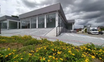 Sala comercial com 1 sala para alugar no carijós, indaial , 40 m2 por r$ 1.500