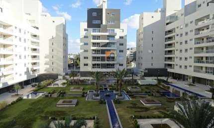 Apartamento de 158 m² com 4 Quartos, 3 Suítes e 3 Vagas à Venda no bairro Água Verde