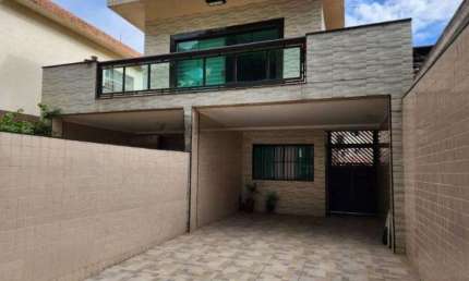 Casa com 3 dorms, Campo Grande, Santos -R$ 1.24 mi cod3866