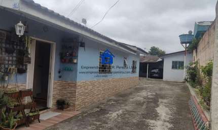 Casa para Venda em Colombo, Roca grande, 4 dormitórios, 2 banheiros, 5 vagas