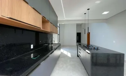 Excelente Casa térrea com 3 suítes completas em armários, na Vila Do Golf em Ribeirão Preto.
