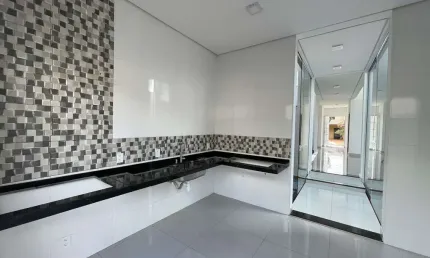 Sobrado único com 3 suítes e com 195 m² de áre útil no San Marco II em Bonfim Paulista.