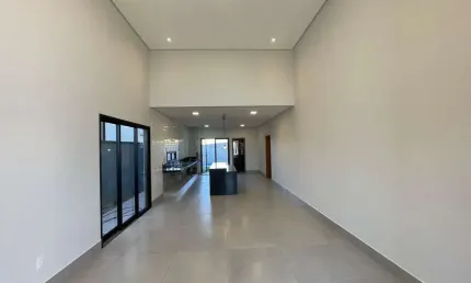 Casa térrea com 3 suítes em condomínio fechado na Vila do Golf