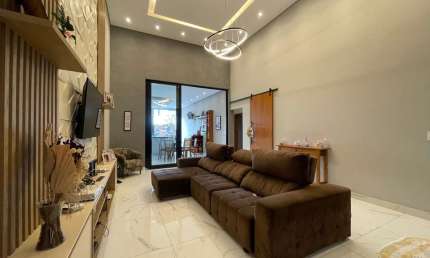 Casa térrea com 153 m² sendo 3 dormitórios e 1 suíte  no Condomínio Vivendas da Mata