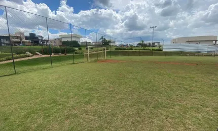 Terreno no Condomínio Quinta dos Ventos de 363 m² com excelente topografia de ilha.