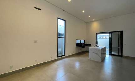 Casa térrea com 3 suítes, de 150m 2 no portal da mata.