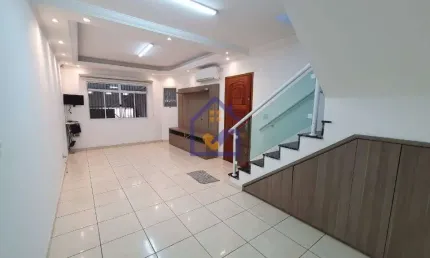 Maravilhoso Sobrado Frontal na Patriarca - Conforto e Espaco para Sua Familia