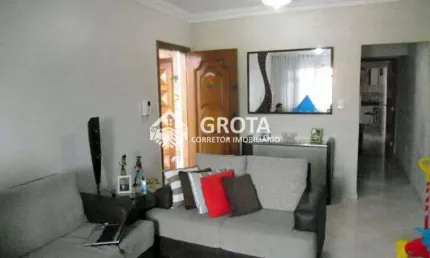 Apresentamos um imponente sobrado frontal na patriarca com 3 dormitorios e 2 vagas de garagem, a moradia perfeita para a sua familia!