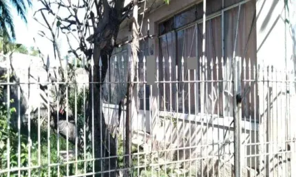 Tremembé - centro - casa com vaga para 5 carros, salão de eventos, salão externo