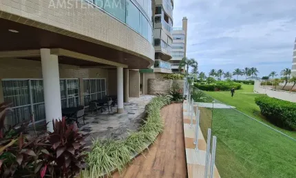 Apartamento reformado pé na areia à venda na Riviera no módulo 2