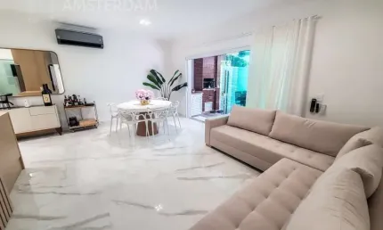 Imperdível oportunidade de investimento: Apartamento à venda em Bertioga-SP, no bairro Riviera, 3 quartos, 1 suíte, 2 salas, 2 banheiros, 2 vagas de garagem, 161,00 m² de área.