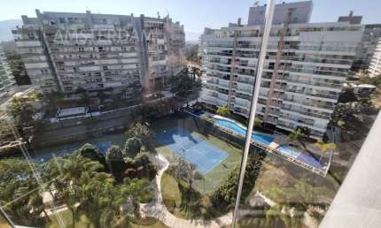 Apartamento à venda na Riviera de São Lourenço módulo 8 com clube compartilhado