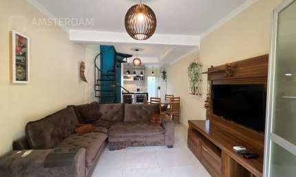 LOCAÇÃO ANUAL EM CONDOMINIO - CASA CLIMATIZADA, 2 DORMITORIOS.