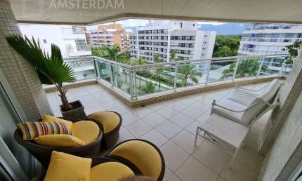 Apartamento de luxo na Riviera, Bertioga-SP: 4 quartos, 4 suítes, 2 salas, 6 banheiros, 3 vagas, 186m². Venha conferir!