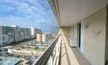 Aluguel de Cobertura no Centro de Bertioga-SP: 3 quartos, 1 suíte, 1 sala, 3 banheiros, 2 vagas de garagem, 250m² de área.