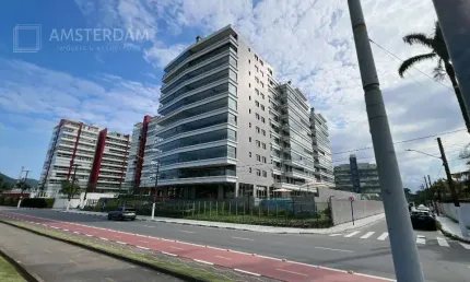 SQUARE FAMILY CLUB - Apartamento Novo frente ao Mar No Centro de Bertioga com 03 e 04 dormitórios.
