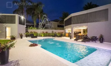 Riviera de São Lourenço - Casa com 6 súites no Módulo 5 a 200 metros da praia.
