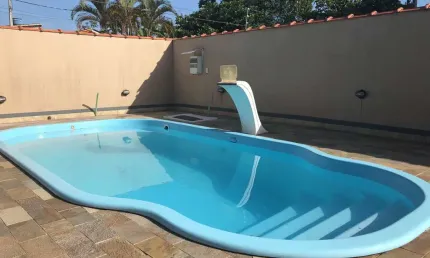 Apartamento Novo com 2 dormitórios a 600 metros da praia no Maitinga Bertioga SP.
