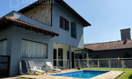 CASA EM CONDOMÍNIO EM 2 TERRENOS, COM PISCINA, NO MAITINGA BERTIOGA