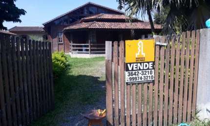 Casa com 5 quartos à venda na Rua Jaburu, 777, Capela Velha, Araucária, 257 m2 por R$ 850.000