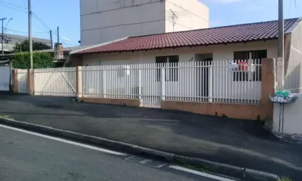 Casa com 3 quartos à venda na Rua Bernardino Lemos, 549, Costeira, Araucária por R$ 640.000