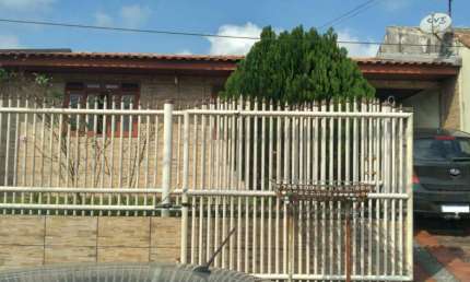 Casa com 3 quartos à venda na Rua Luiz Cordeiro, 404, Capela Velha, Araucária por R$ 470.000