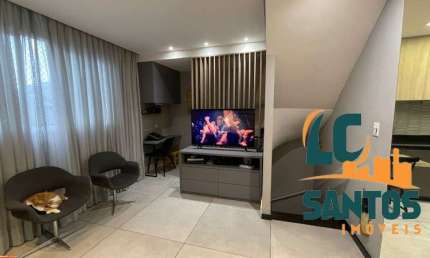 Moderna e finamente decorada: Casa com 2 suítes no Marapé, pronta para morar
