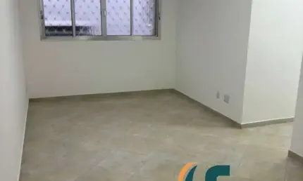 Apartamento reformado no bairro da Vila Mathias em Santos.
