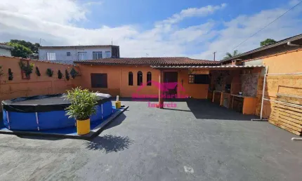 Casa em lote inteiro com 02 dormitórios à venda na praia de mongaguá