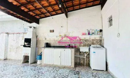 Casa barata com amplo espaço de quintal e escritura na praia de mongaguá