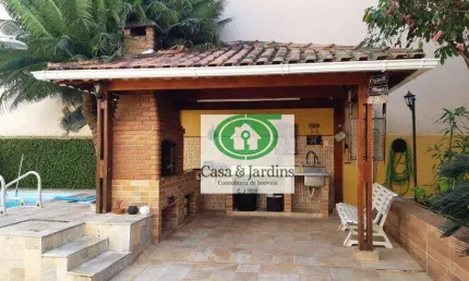 Magnifica Casa 4 dormitorios + edicula e piscina - (Terreno 8x50) - Campo Grande / Santos