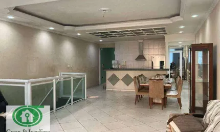 Sobrado p/ fins Comercial e Residencial - Amplo salão p/ eventos - V A Z I O - Vila Mathias - Santos