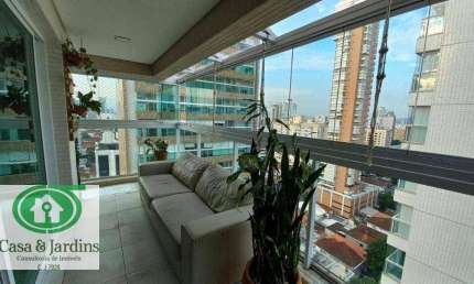 Maravilhoso apartamento de três dormitorios no Gonzaga  com lazer.