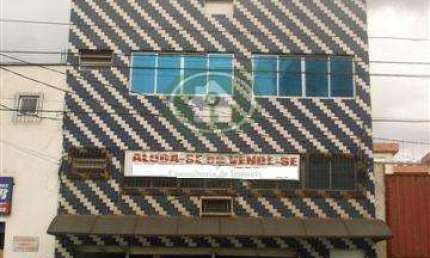 Amplo Prédio Comercial. C/ 1 loja térrea e duas salas altas