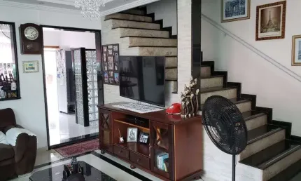 Casa, tipo: sobrado; com 3 dormitórios/suítes; 174 m² (A.C) R$ 950.000,00 - Centro - São Vicente/SP - 02 vagas paralelas