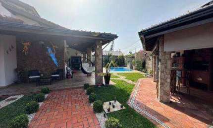 Belíssima casa Alto Padrão no Balneário Flórida - Praia Grande!