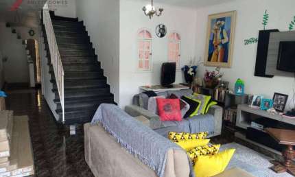 Sobrado com 3 dormitórios à venda, 350 m² por R$ 742.000,00 - Nova Petrópolis - São Bernardo do Campo/SP