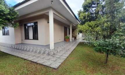 Casa com 3 quartos para alugar na Rua Ernesto Hasselmann, 302, Vila Nova, Araucária