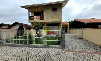 Sobrado no saguaçú com 2 quartos para venda, 261 m²