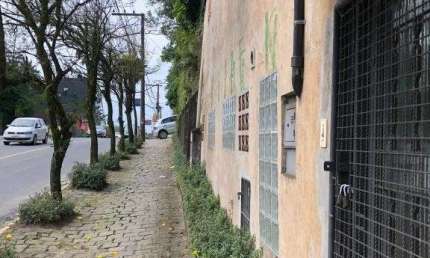 Casa com 3 quartos para alugar no Glória, Joinville 