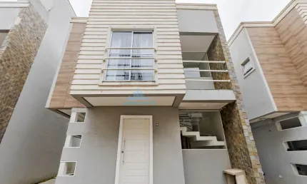Sobrado em condomínio a uma quadra do jacomar maestro