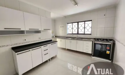 Casa  para locação em condomínio - próximo ao Centro de Atibaia.