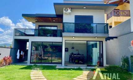 Casa á venda em condomínio - centro de Piracaia/SP - com 270 m²