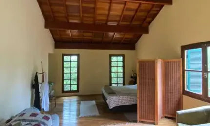 Chácara  de 140m2  de construção, terreno de 1.036m2 no Jd. Estancia Brasil